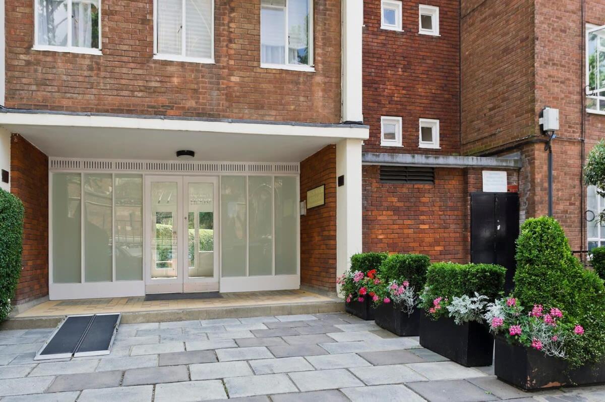 Leafy Earls Court 3 Bed Flat Appartamento Londra